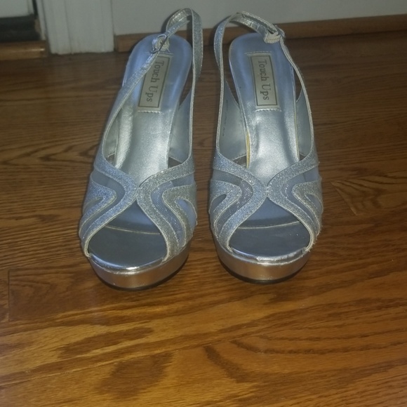 Silver fashion peep toe heels size 8.5 - Picture 5 of 6